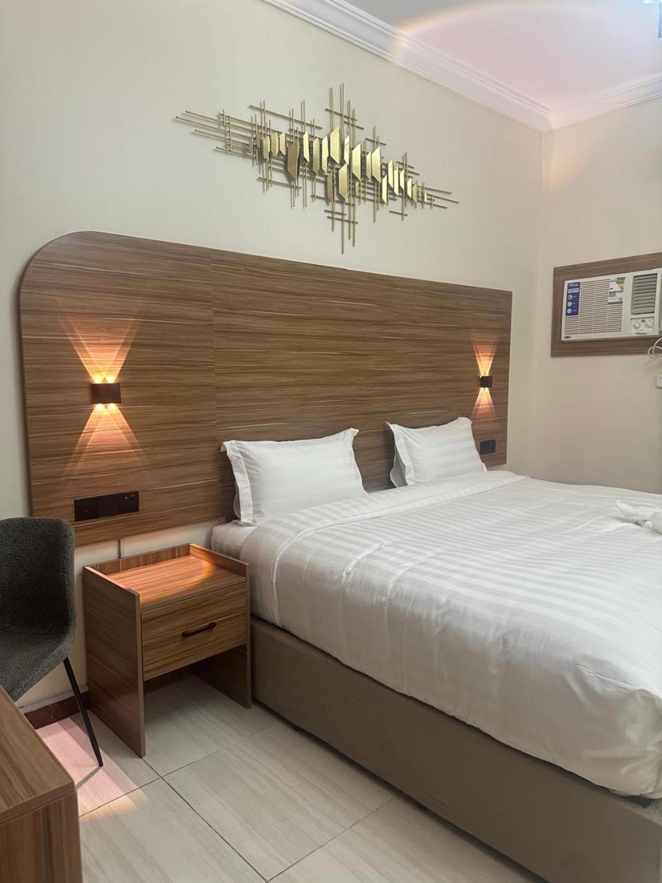 نسيم الفجر للشقق المخدومة Apartment *